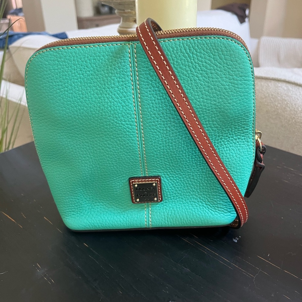 Dooney & Bourke Trixie leather crossbody bag in color Jade. New Without Tags